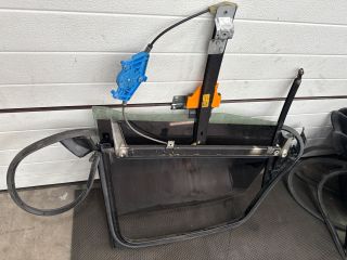 bontott AUDI A4 B6 Bal hátsó Ablakemelő Szerkezet (Elektromos)