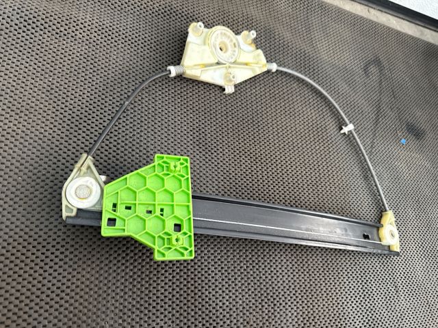 bontott AUDI A4 B6 Bal hátsó Ablakemelő Szerkezet (Elektromos)