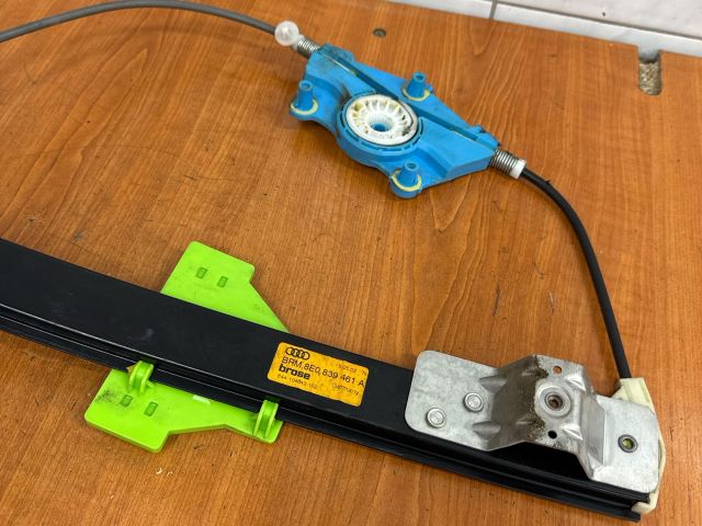 bontott AUDI A4 B6 Bal hátsó Ablakemelő Szerkezet (Elektromos)