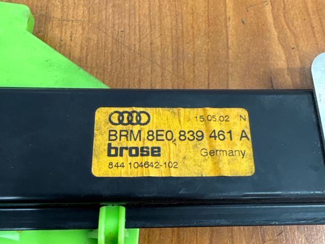 bontott AUDI A4 B6 Bal hátsó Ablakemelő Szerkezet (Elektromos)