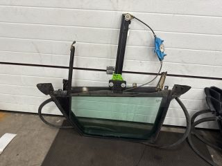 bontott AUDI A4 B6 Bal hátsó Ablakemelő Szerkezet (Elektromos)