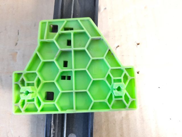 bontott AUDI A4 B6 Bal hátsó Ablakemelő Szerkezet (Mechanikus)