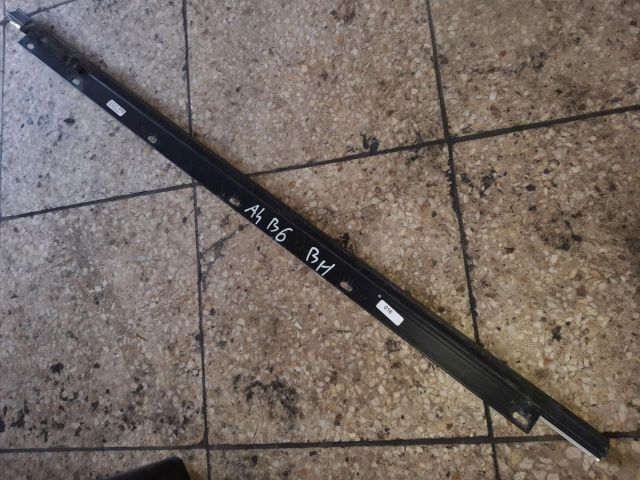 bontott AUDI A4 B6 Bal hátsó Ajtó Díszléc