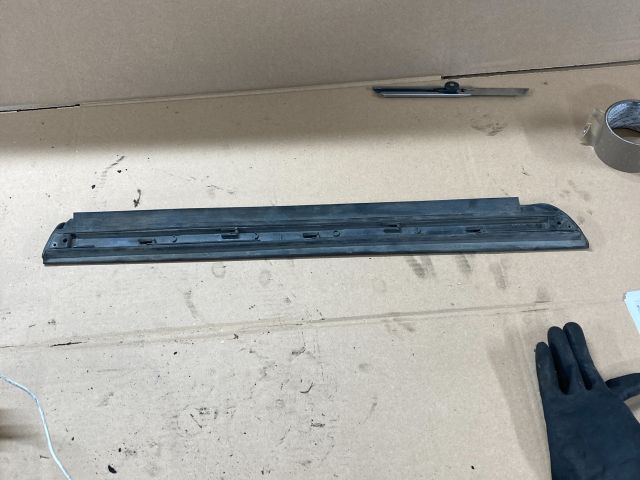 bontott AUDI A4 B6 Bal hátsó Ajtó Díszléc