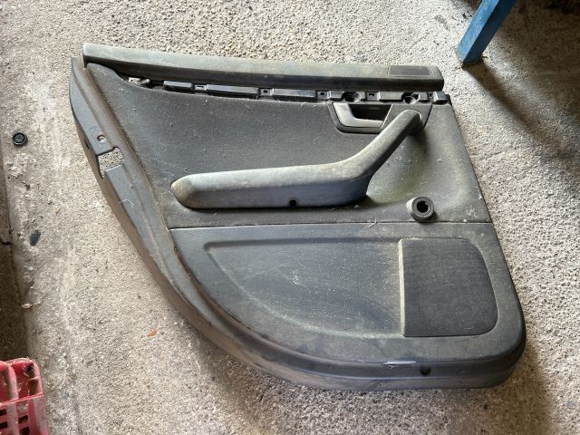 bontott AUDI A4 B6 Bal hátsó Ajtó Kárpit