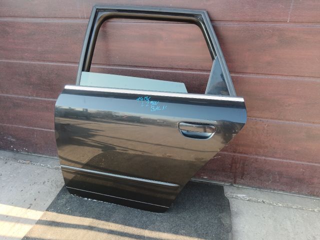 bontott AUDI A4 B6 Bal hátsó Ajtó (Részeivel)