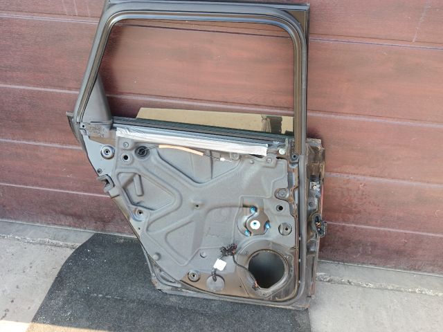 bontott AUDI A4 B6 Bal hátsó Ajtó (Részeivel)