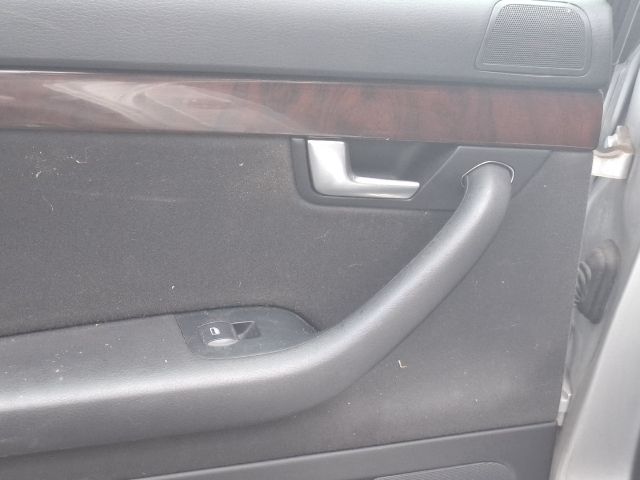 bontott AUDI A4 B6 Bal hátsó Ajtó (Részeivel)