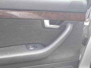bontott AUDI A4 B6 Bal hátsó Ajtó (Részeivel)
