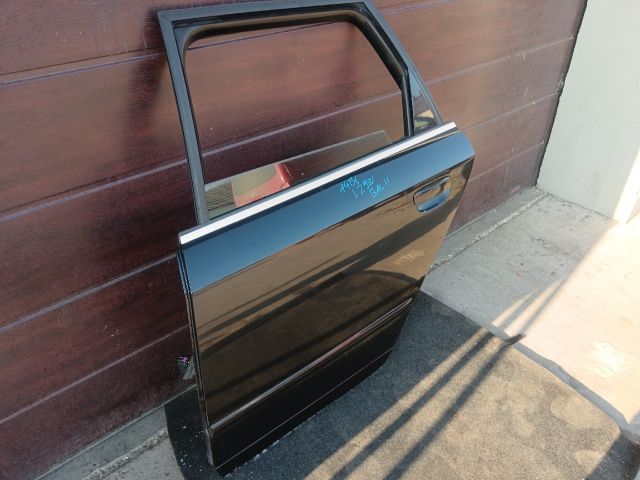 bontott AUDI A4 B6 Bal hátsó Ajtó (Részeivel)