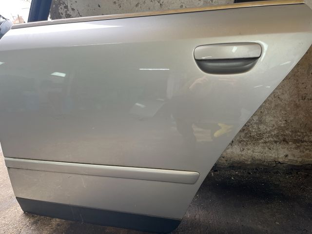 bontott AUDI A4 B6 Bal hátsó Ajtó (Üres lemez)