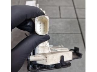 bontott AUDI A4 B6 Bal hátsó Ajtózár