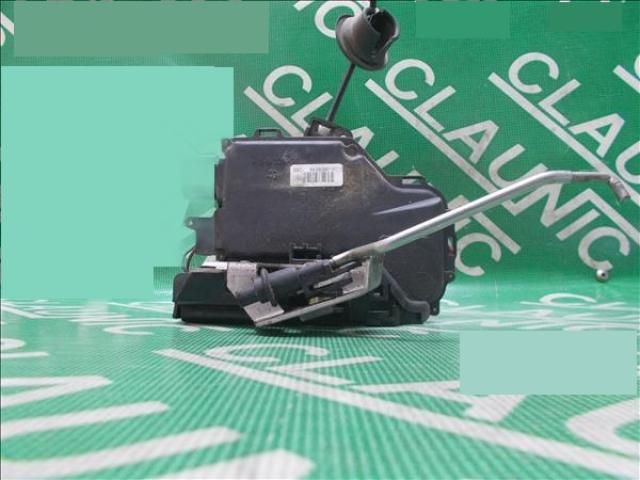 bontott AUDI A4 B6 Bal hátsó Ajtózár