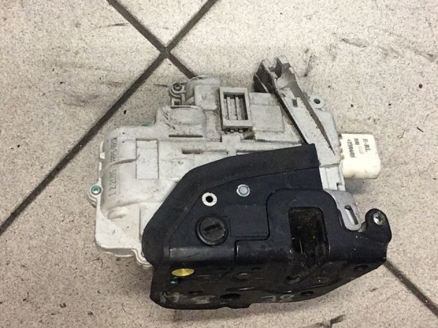 bontott AUDI A4 B6 Bal hátsó Ajtózár