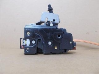 bontott AUDI A4 B6 Bal hátsó Ajtózár