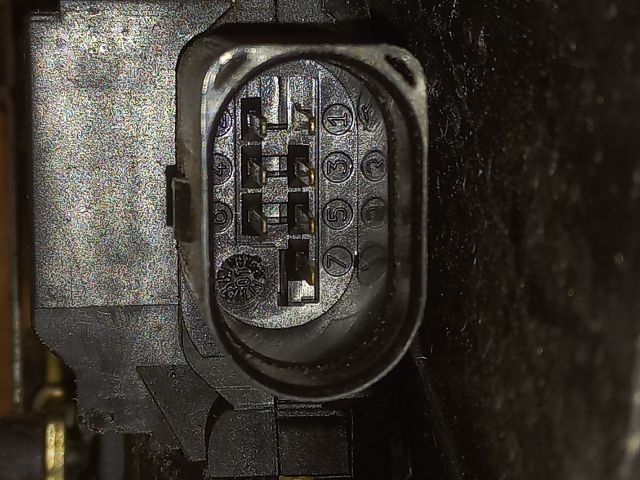 bontott AUDI A4 B6 Bal hátsó Ajtózár