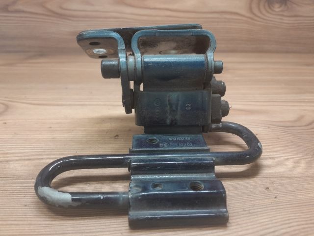 bontott AUDI A4 B6 Bal hátsó Alsó Zsanér