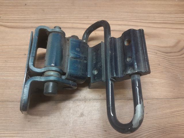 bontott AUDI A4 B6 Bal hátsó Alsó Zsanér