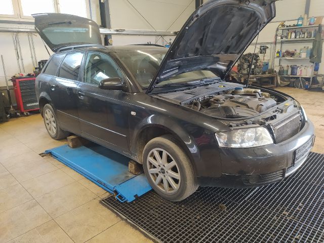 bontott AUDI A4 B6 Bal hátsó Felső Zsanér