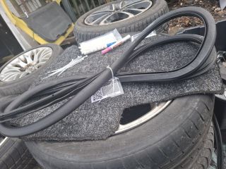 bontott AUDI A4 B6 Bal hátsó Gumikéder