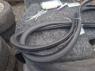 bontott AUDI A4 B6 Bal hátsó Gumikéder