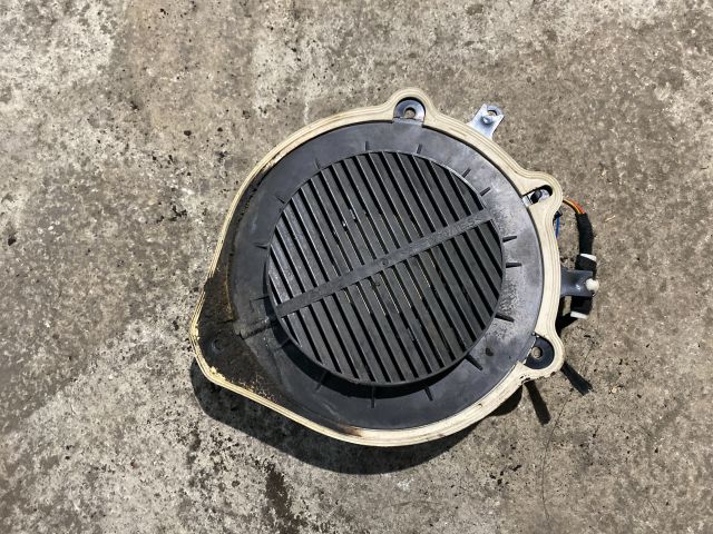 bontott AUDI A4 B6 Bal hátsó Hangszóró