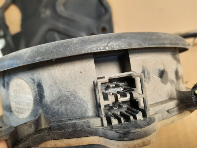 bontott AUDI A4 B6 Bal hátsó Hangszóró