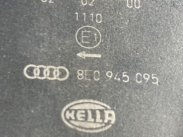 bontott AUDI A4 B6 Bal Hátsó Lámpa