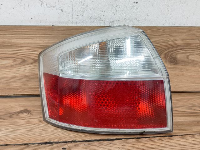 bontott AUDI A4 B6 Bal Hátsó Lámpa