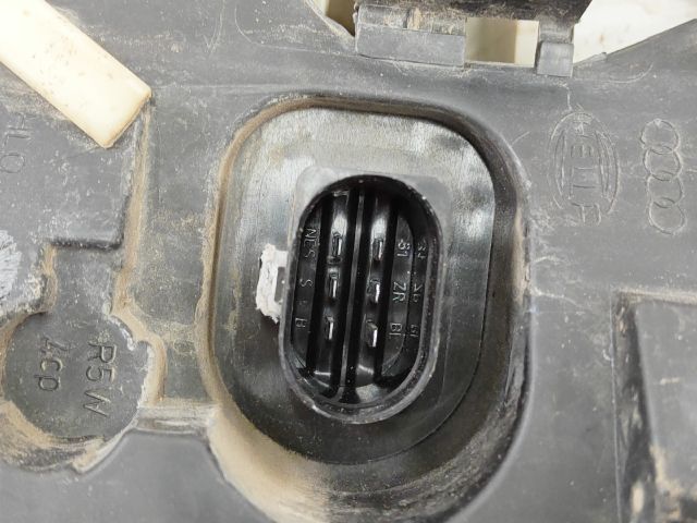 bontott AUDI A4 B6 Bal Hátsó Lámpa