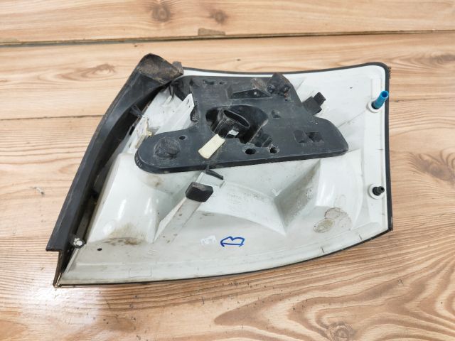 bontott AUDI A4 B6 Bal Hátsó Lámpa