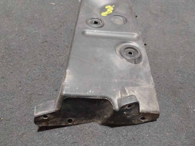 bontott AUDI A4 B6 Bal hátsó Lökhárító Tartó (Műanyag)