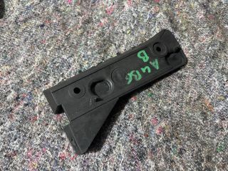 bontott AUDI A4 B6 Bal hátsó Oldal Lökhárító Tartó (Műanyag)