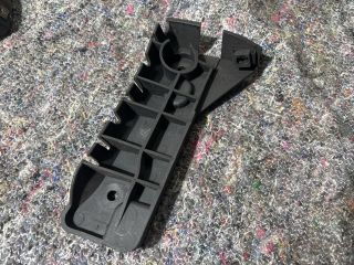 bontott AUDI A4 B6 Bal hátsó Oldal Lökhárító Tartó (Műanyag)