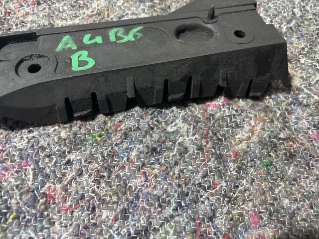 bontott AUDI A4 B6 Bal hátsó Oldal Lökhárító Tartó (Műanyag)