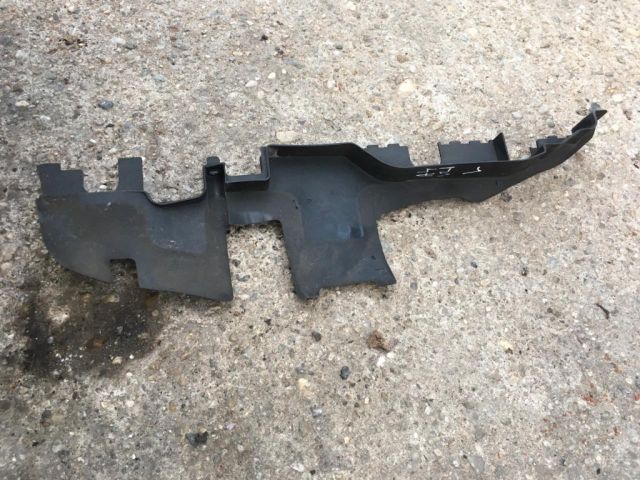 bontott AUDI A4 B6 Bal Hűtő Légterelő