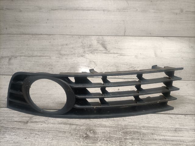 bontott AUDI A4 B6 Bal Ködfényszóró Lámpakeret