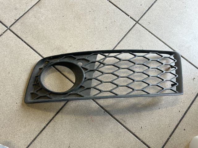 bontott AUDI A4 B6 Bal Ködlámpa Rács