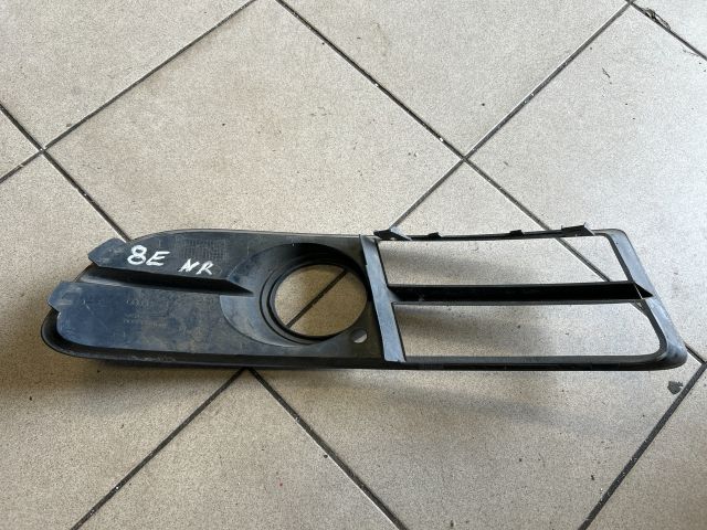 bontott AUDI A4 B6 Bal Ködlámpa Rács