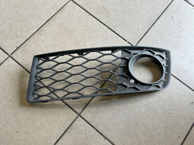 bontott AUDI A4 B6 Bal Ködlámpa Rács