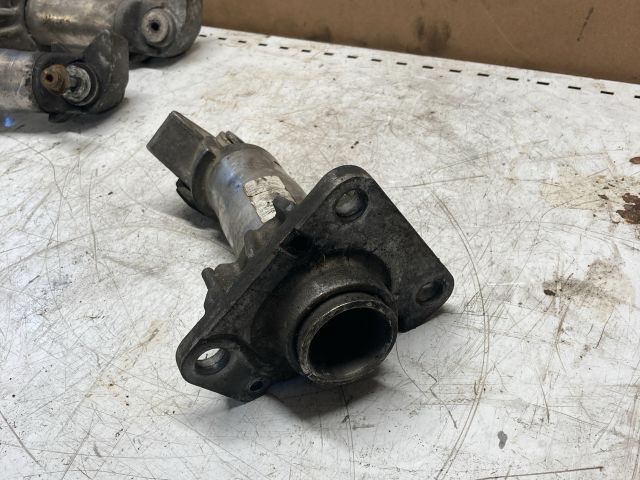 bontott AUDI A4 B6 Bal Lökhárító Tartó Nyúlványvég