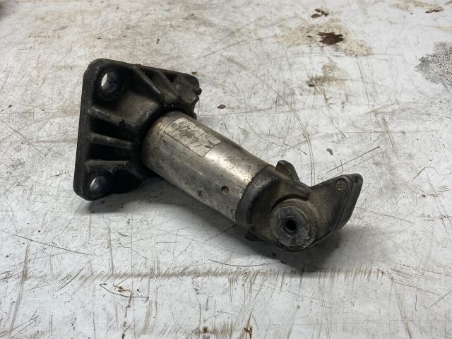 bontott AUDI A4 B6 Bal Lökhárító Tartó Nyúlványvég