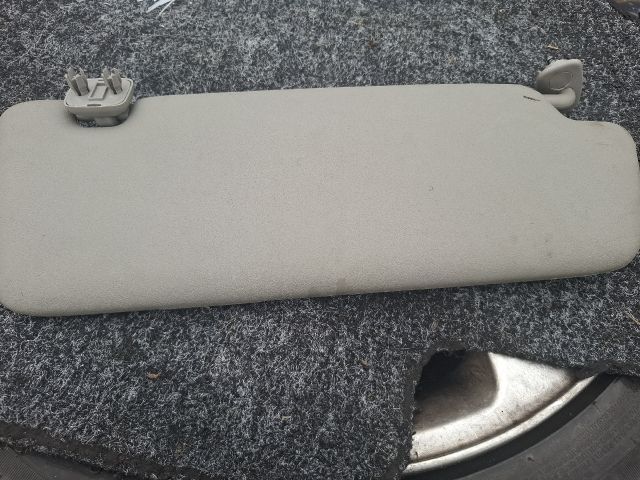 bontott AUDI A4 B6 Bal Napellenző