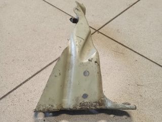 bontott AUDI A4 B6 Bal Sárvédő Oldaltartó