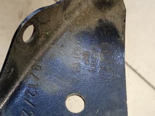 bontott AUDI A4 B6 Bal Sárvédő Oldaltartó