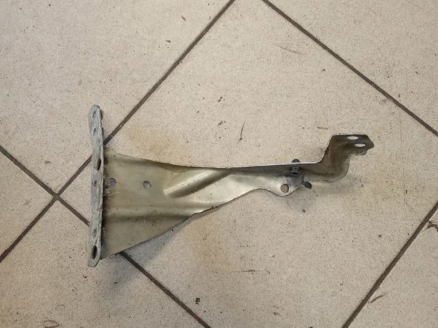 bontott AUDI A4 B6 Bal Sárvédő Oldaltartó