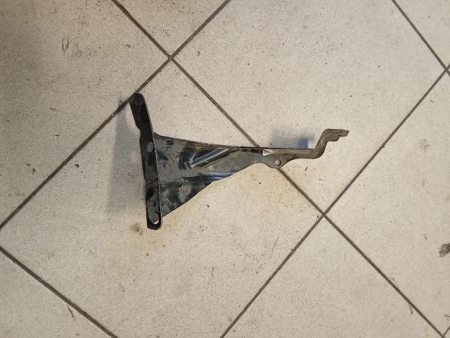 bontott AUDI A4 B6 Bal Sárvédő Oldaltartó