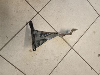 bontott AUDI A4 B6 Bal Sárvédő Oldaltartó