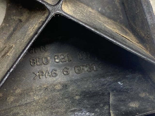 bontott AUDI A4 B6 Bal Sárvédő Oldaltartó