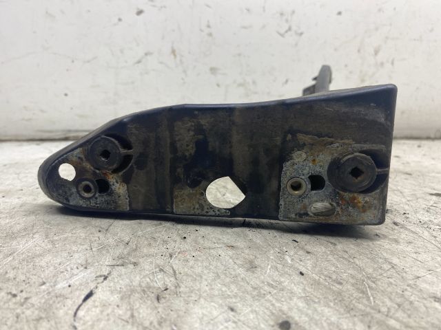 bontott AUDI A4 B6 Bal Sárvédő Oldaltartó